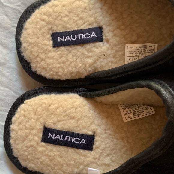 Like new men’s size 13 Nautical slippers - Picture 2 of 9